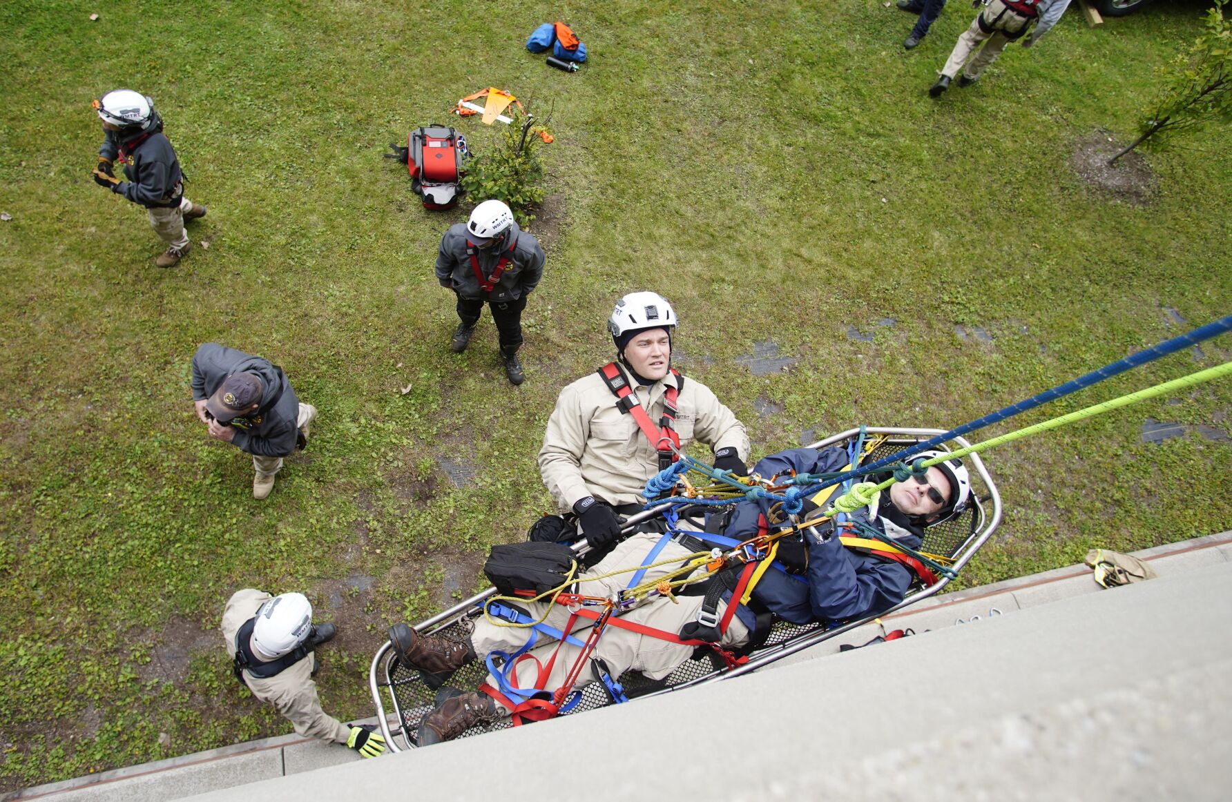 firefighters train with ropes rescue